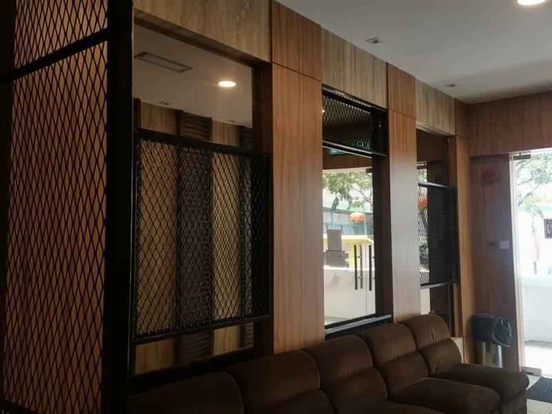 Hotel Holiday Кота-Кинабалу Экстерьер фото