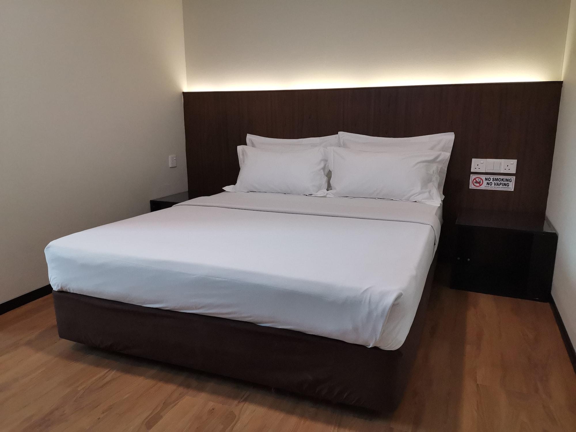 Hotel Holiday Кота-Кинабалу Экстерьер фото