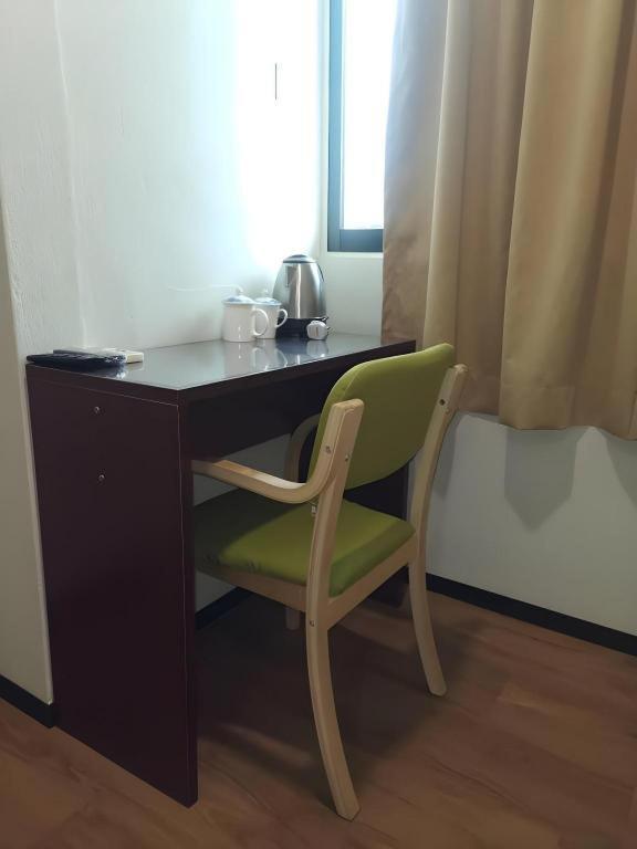 Hotel Holiday Кота-Кинабалу Экстерьер фото